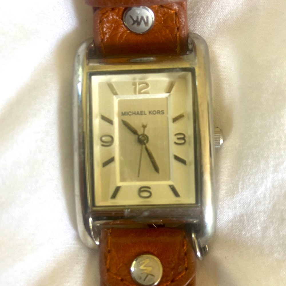 20$ Brown Leather Michael Kors Watch